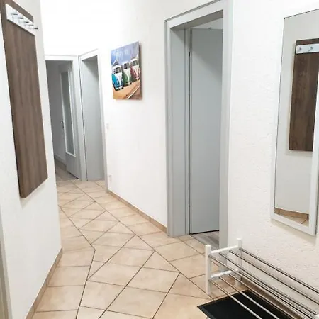 Voll Ausgestattete Mit 3 Schlafzimmern In * Bedburg-Hau