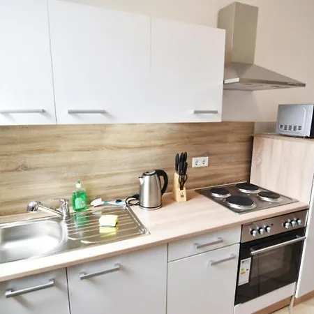 Voll Ausgestattete Mit 3 Schlafzimmern In Bedburg-Hau